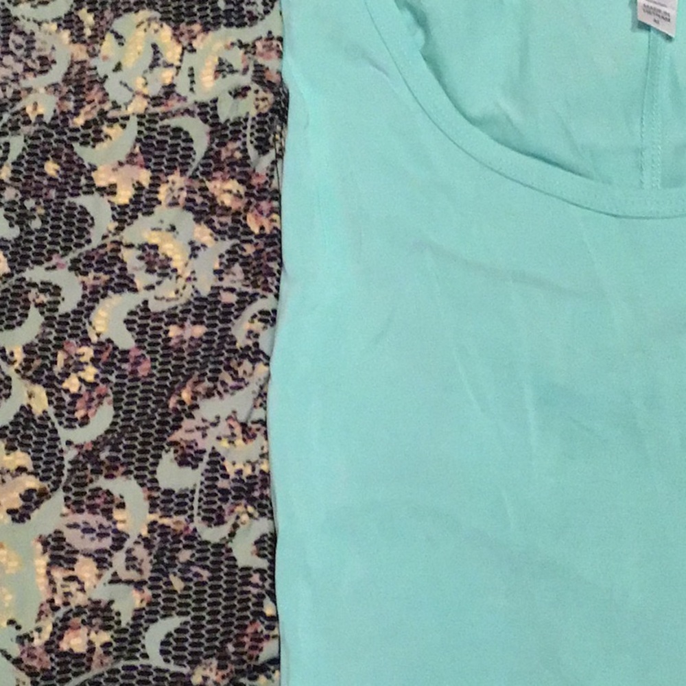Lularoe  TC leggings and M perfect T